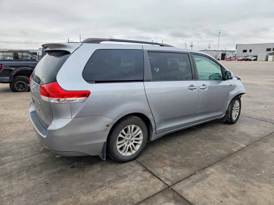 2012 Toyota Sienna VIN 5TDYK3DC1CS276921 COPART salvage auction — FRONT END, Tx - Salvage Vehicle Title, sold $1,600 on 2026-07-07 (photo 3)