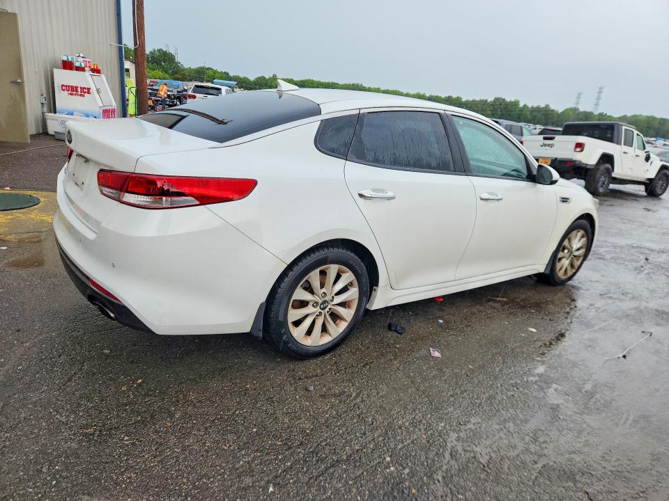 2018 Kia Optima VIN 5XXGT4L3XJG259310 COPART salvage auction — NORMAL WEAR, NC - CERT OF TITLE W/SALVAGE HISTOR, sold $1,950 on 2026-07-28 (photo 3)