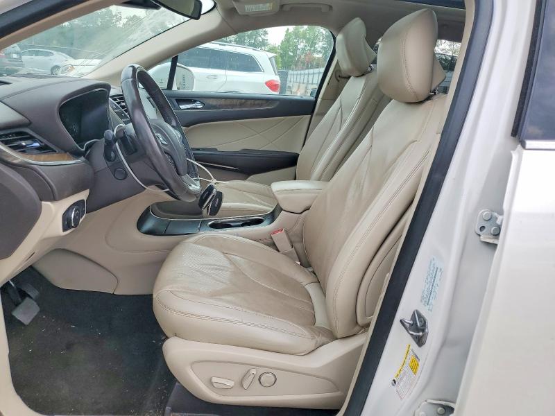 2019 Lincoln Mkc VIN 5LMCJ3C94KUL13319 COPART salvage auction — MINOR DENT/SCRATCHES, Ga - Certificate Of Title (P), sold $4,800 on 2026-07-29 (photo 7)