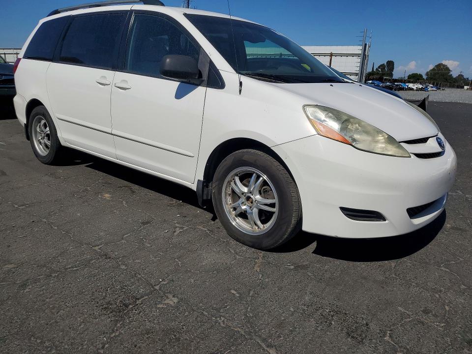 2006 Toyota Sienna VIN 5TDZA23C66S409972 COPART salvage auction — MINOR DENT/SCRATCHES, CA - DIS/DLR/EXP ONLY CLEAN TITLE, sold $2,550 on 2026-07-09 (photo 4)