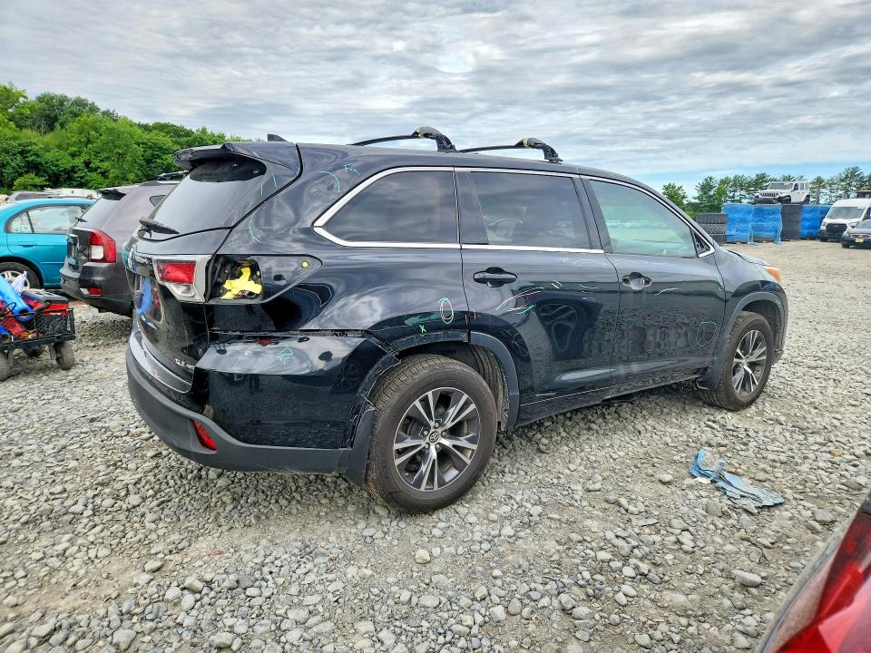 2016 Toyota VIN 5TDJKRFH4GS311597 COPART salvage auction — SIDE, Nj - Cert Of Title-Salvage, sold $8,400 on 2026-07-27 (photo 3)