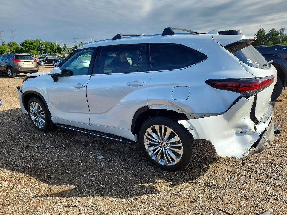 2025 Toyota Highlander VIN 5TDKDRBH2SS586611 COPART salvage auction — FRONT END, Il - Salvage Certificate, sold $30,500 on 2026-07-28 (photo 2)