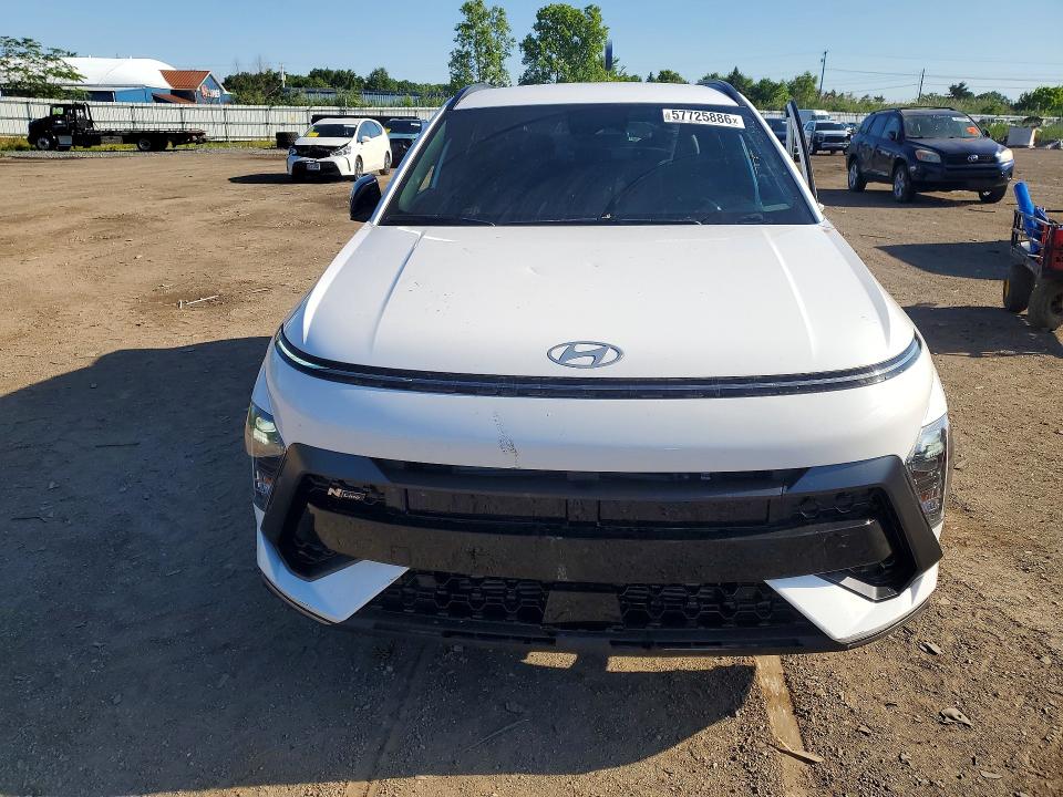 2025 Hyundai Kona VIN KM8HBCA35SU200404 COPART salvage auction — SIDE, Salvage Title, sold $8,000 on 2026-07-20 (photo 5)