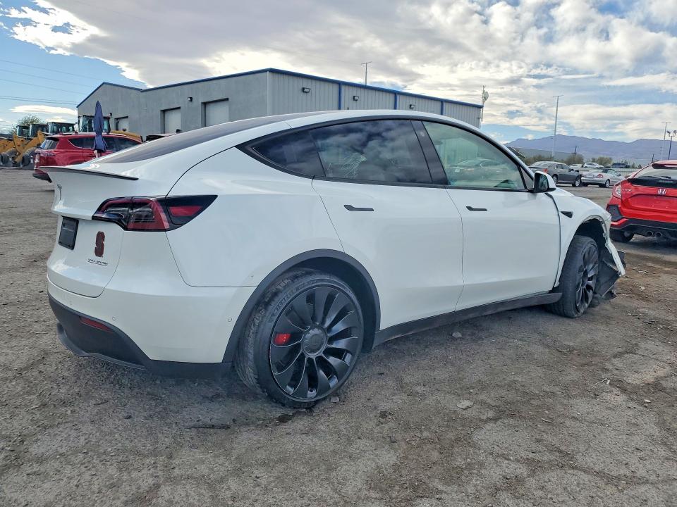 2022 Tesla Model y VIN 7SAYGDEF8NF489990 COPART salvage auction — FRONT END, Nv - Salvage Title, sold $9,600 on 2026-07-30 (photo 3)