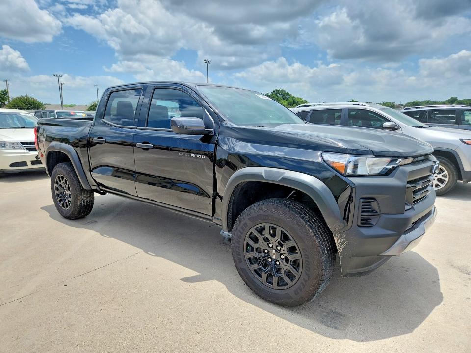 2025 Chevrolet Colorado VIN 1GCPTEEK7S1243881 COPART salvage auction — SIDE, Tx - Salvage Vehicle Title, sold $16,800 on 2026-07-09 (photo 4)
