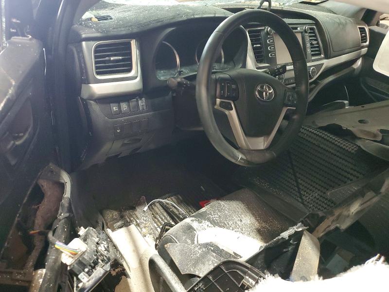 2018 Toyota Highlander VIN 5TDBZRFH1JS828959 COPART salvage auction — ROLLOVER, Pa - Certificate Of Salvage, sold $2,500 on 2026-07-13 (photo 8)