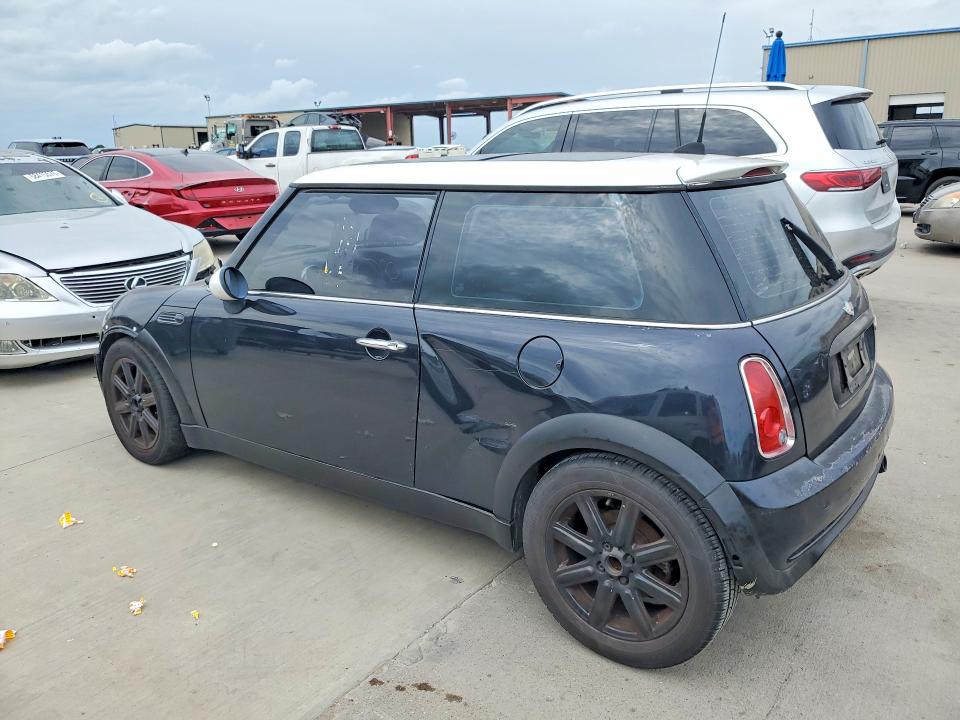 2005 Mini Cooper VIN WMWRC33455TJ64829 COPART salvage auction — FRONT END, TX - SALVAGE VEHICLE TITLE, sold $325 on 2026-07-09 (photo 2)