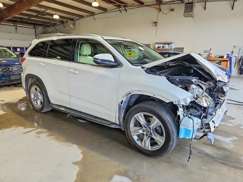 2016 Toyota Highlander VIN 5TDDKRFH3GS253804 COPART salvage auction — FRONT END, PA - CERTIFICATE OF SALVAGE, sold $5,800 on 2026-07-10 (photo 4)