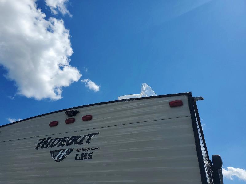 2017 Keystone rv . VIN 4YDT27226H7209418 COPART salvage auction — HAIL, OH - CERT OF TITLE-SALVAGE, sold $5,500 on 2026-07-09 (photo 9)