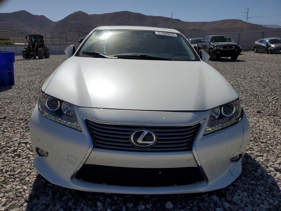 2015 Lexus ES VIN JTHBK1GG6F2202218 COPART salvage auction — UNDERCARRIAGE, Nv - Salvage Title, sold $5,200 on 2026-07-08 (photo 5)