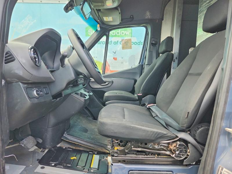 2019 Mercedes-benz VIN WD4PF1CD6KT011786 COPART salvage auction — MINOR DENT/SCRATCHES, FL - CERTIFICATE OF TITLE, sold $6,000 on 2026-07-22 (photo 7)