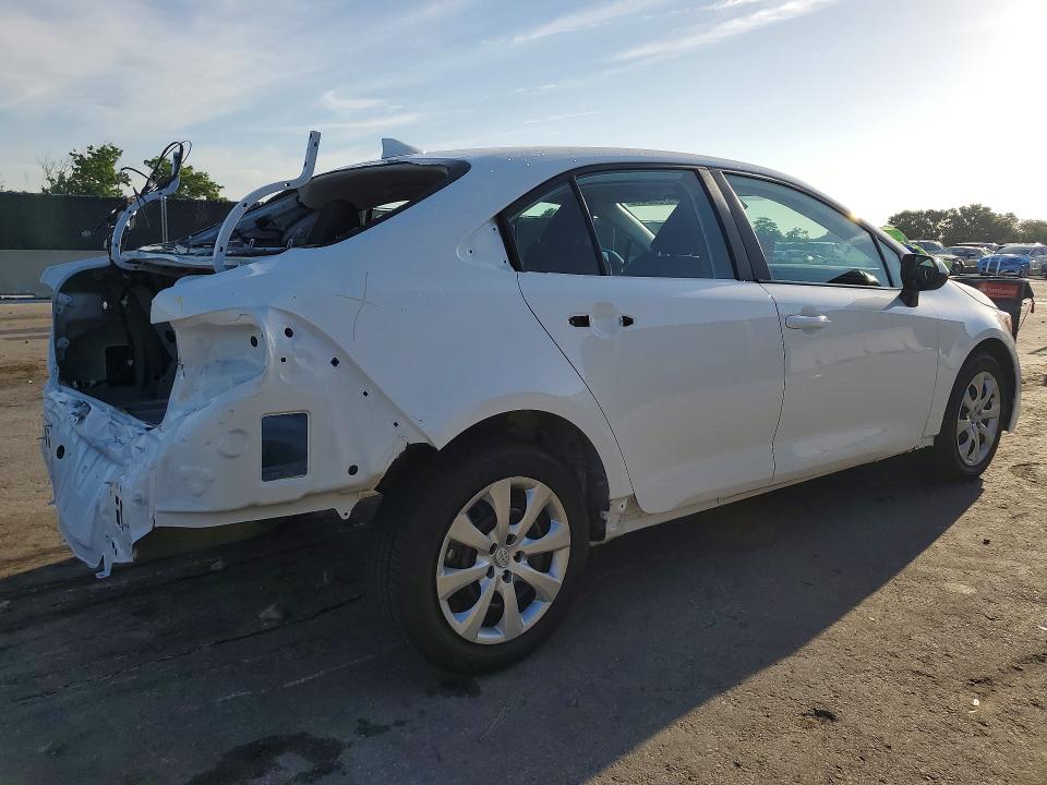2025 Toyota Corolla VIN 5YFB4MDE1SP239110 COPART salvage auction — REAR END, Salvage Title, sold $525 on 2026-07-28 (photo 3)