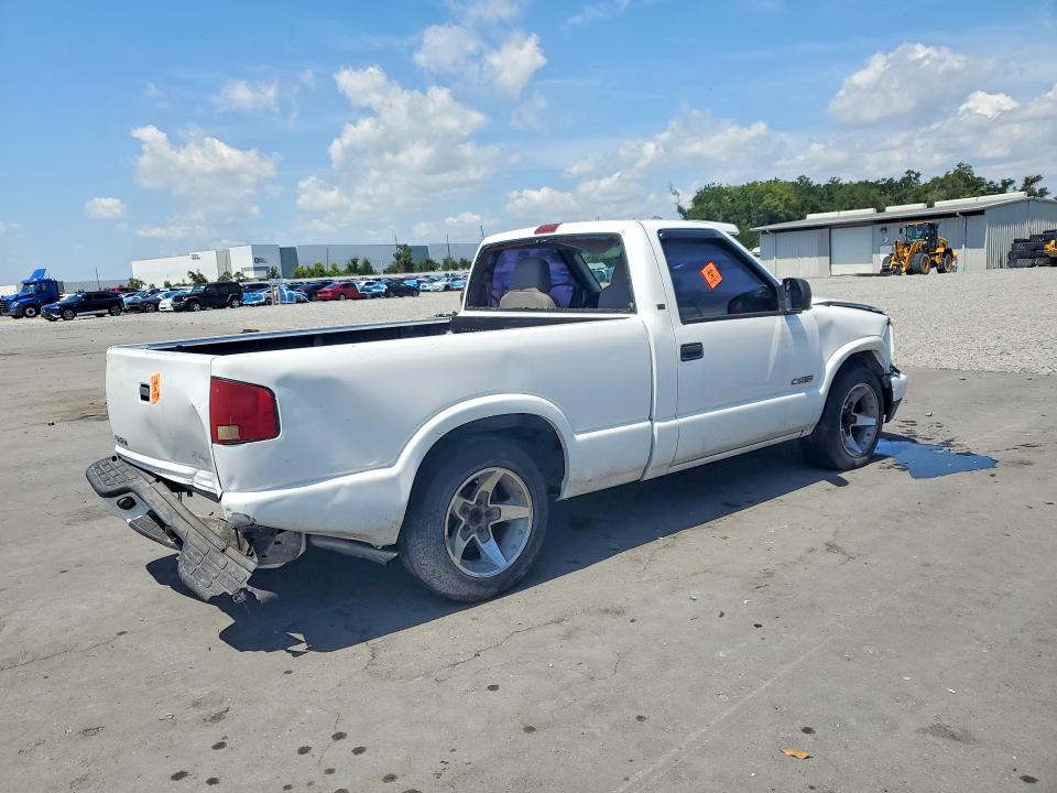 2003 Chevrolet S-10 pickup VIN 1GCCS14X438115176 COPART salvage auction — FRONT END, Fl - Cert Of Title Slvg Rebuildable, sold $325 on 2026-07-06 (photo 3)