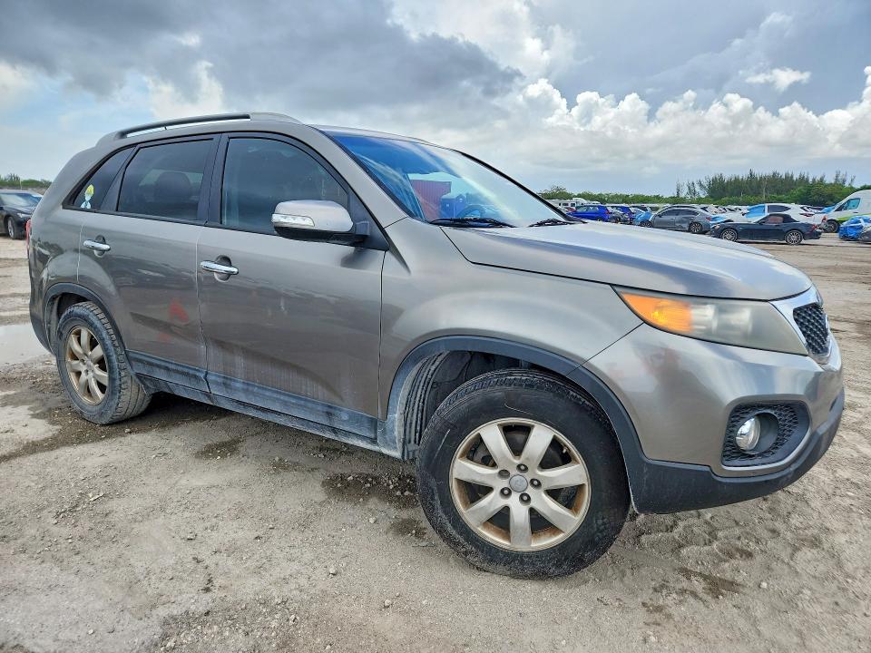 2013 Kia VIN 5XYKT3A68DG365126 COPART salvage auction — SIDE, Fl - Certificate Of Title, sold $675 on 2026-07-22 (photo 4)