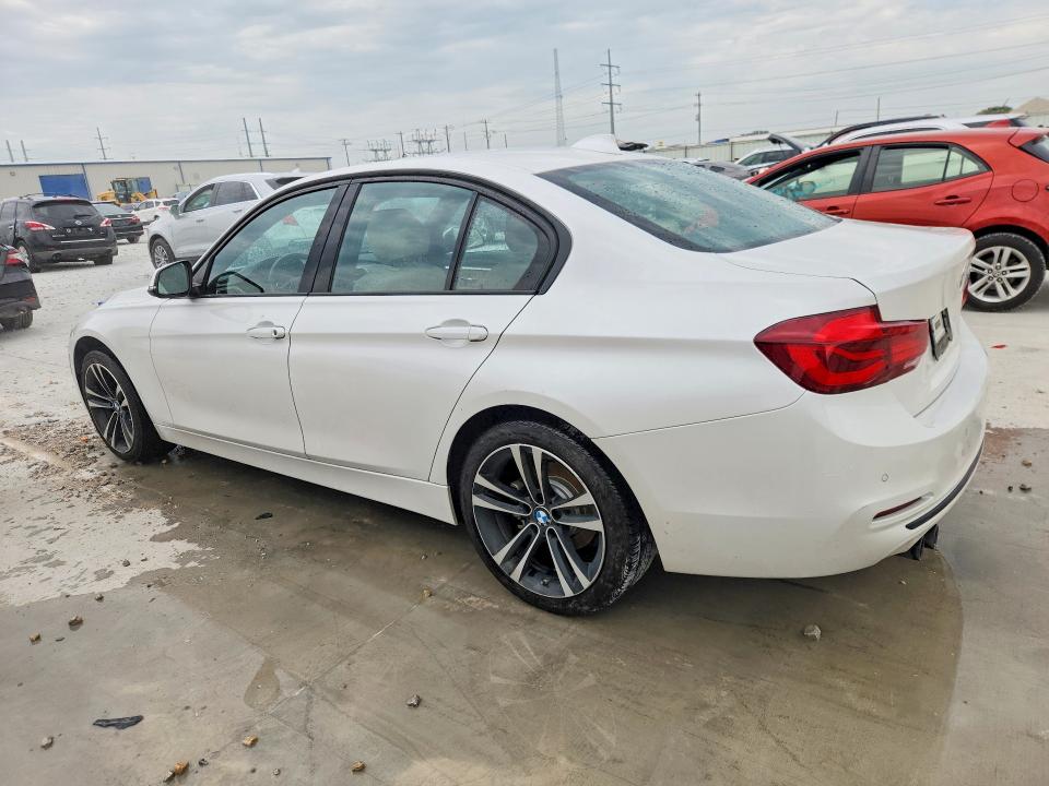 2018 BMW 3er VIN WBA8B9C56JEE81773 COPART salvage auction — WATER/FLOOD, Tx - Salvage Title-Flood Damage, sold $2,100 on 2026-07-28 (photo 2)