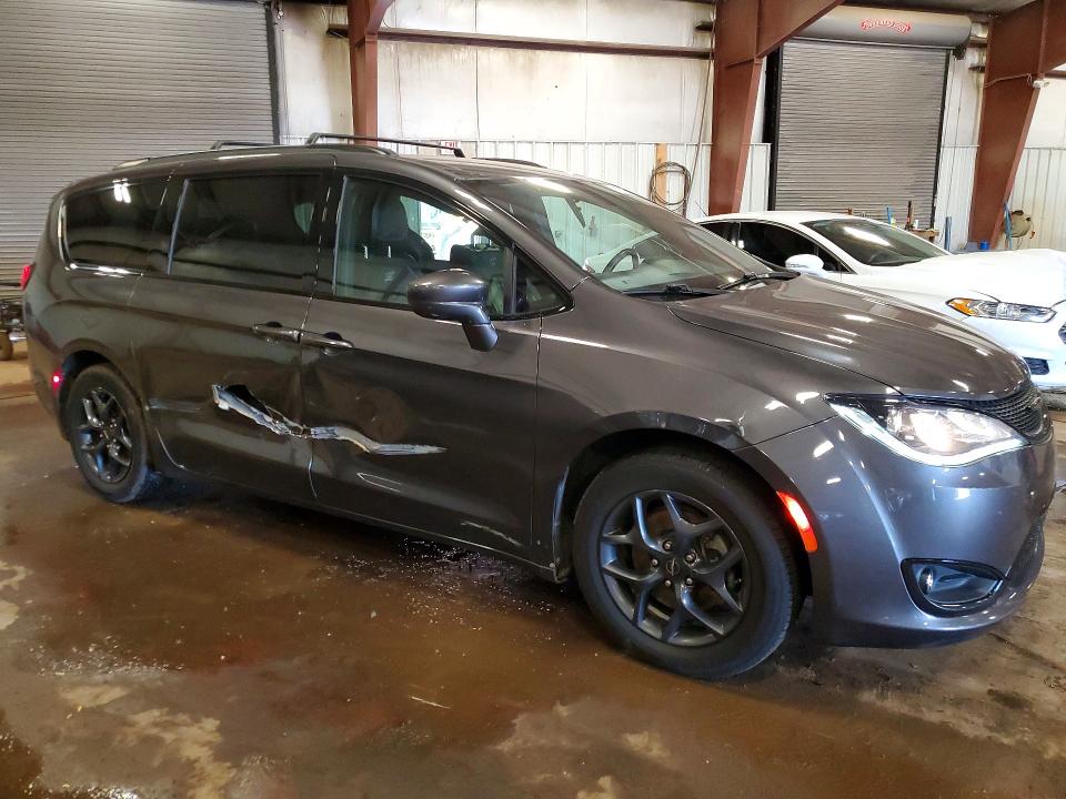2018 Chrysler VIN 2C4RC1BG3JR353970 COPART salvage auction — SIDE, Mi - Certificate Of Title, sold $2,100 on 2026-07-17 (photo 4)