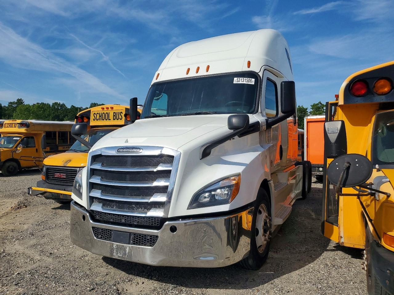 2019 Freightliner Cascadia 126 VIN 3AKJHHDR9KSKK8260 COPART salvage auction — Normal Wear, PA - CERT OF TITLE, sold $28,750 on 2026-07-07 (photo 2)