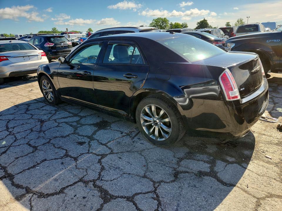2014 Chrysler 300 VIN 2C3CCAGG4EH352776 COPART salvage auction — NORMAL WEAR, In - Certificate Of Title, sold $900 on 2026-07-04 (photo 2)