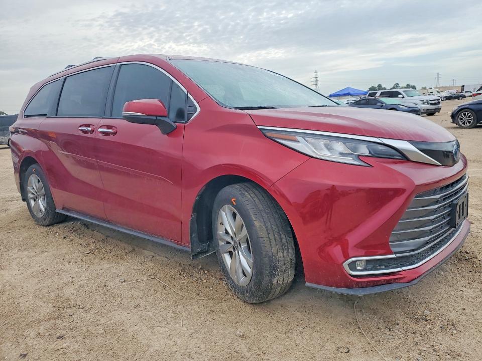 2022 Toyota Sienna VIN 5TDZSKFC5NS052596 COPART salvage auction — SIDE, TX - SALVAGE VEHICLE TITLE (P), sold $1,250 on 2026-07-24 (photo 4)
