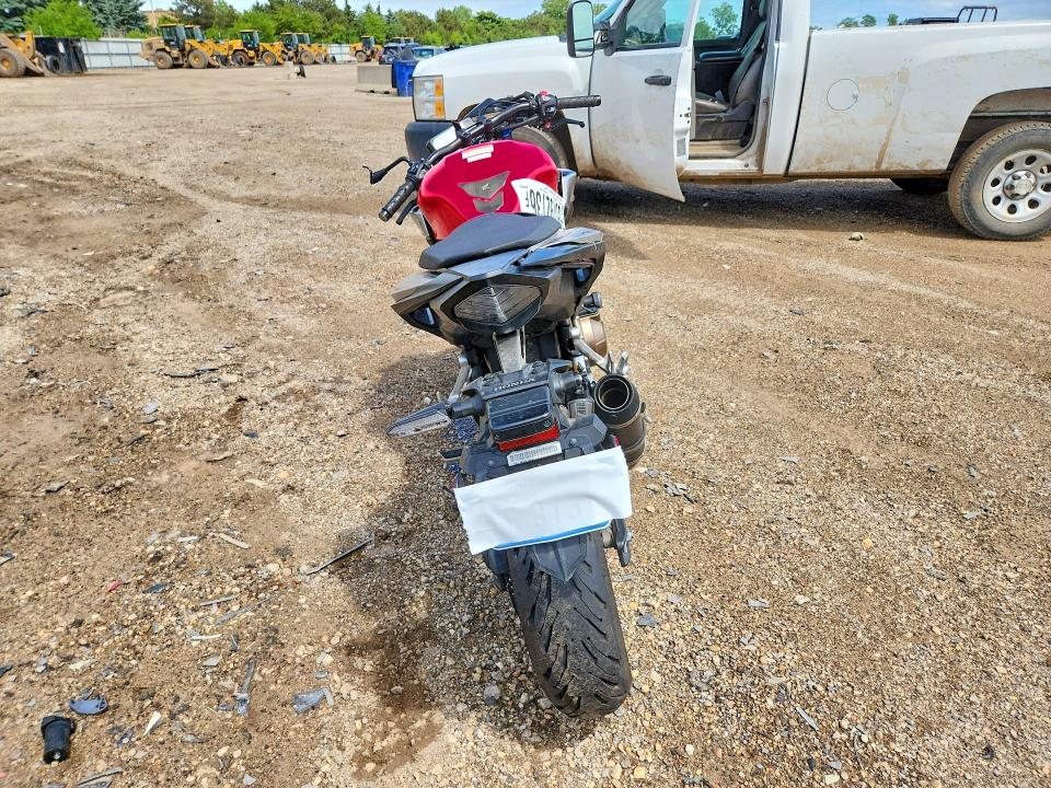 2019 Honda Cb VIN MLHPC6311K5000217 COPART salvage auction — UNDERCARRIAGE, Il - Salvage Certificate, sold $1,150 on 2026-07-16 (photo 4)