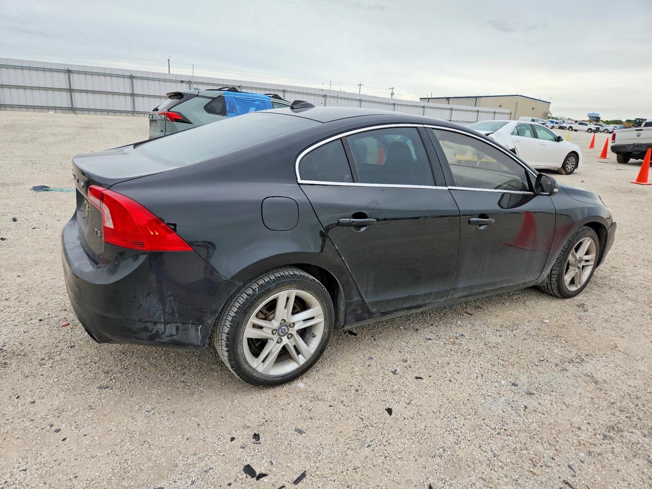 2015 Volvo S60 VIN YV140MFC3F1313129 COPART salvage auction — Side, TX - CERTIFICATE OF TITLE, sold $900 on 2026-07-09 (photo 3)