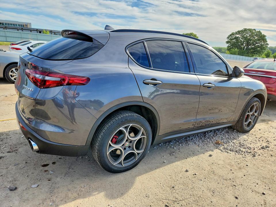 2018 Alfa romeo Stelvio VIN ZASFAKPN4J7B86162 COPART salvage auction — HAIL, Id - Salvage Certificate Of Title, sold $5,900 on 2026-08-18 (photo 3)