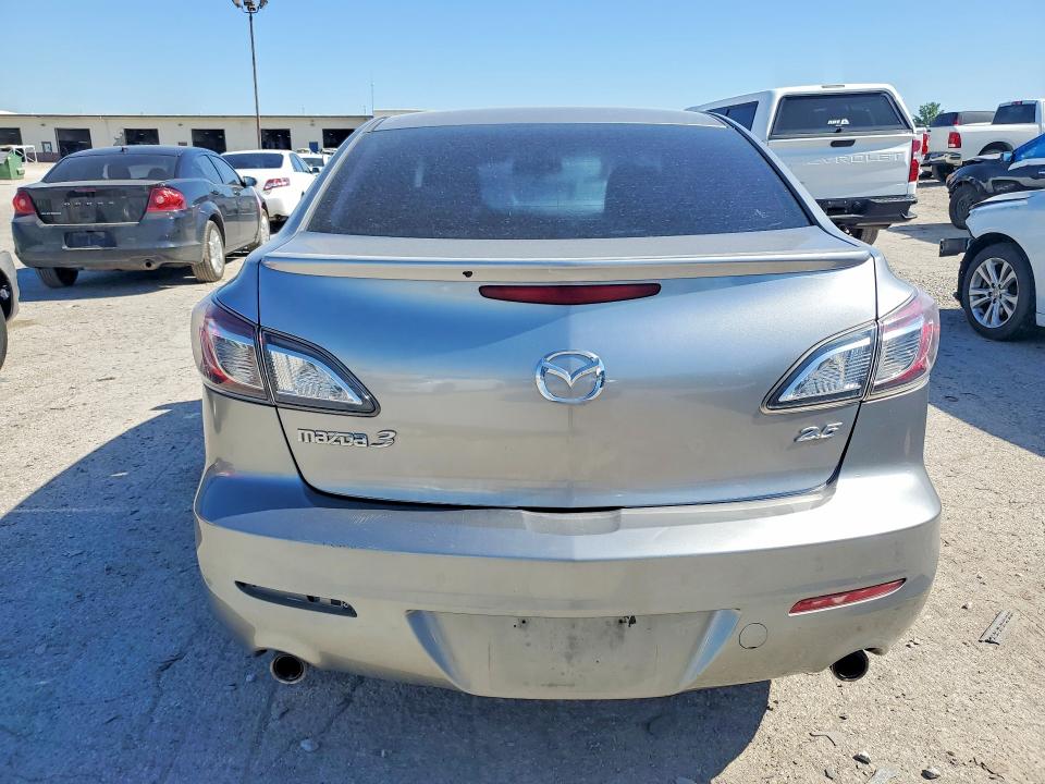 2011 Mazda 3 VIN JM1BL1U51B1365649 COPART salvage auction — WATER/FLOOD, In - Cert Of Title-Salvage Flood, sold $250 on 2026-07-31 (photo 6)