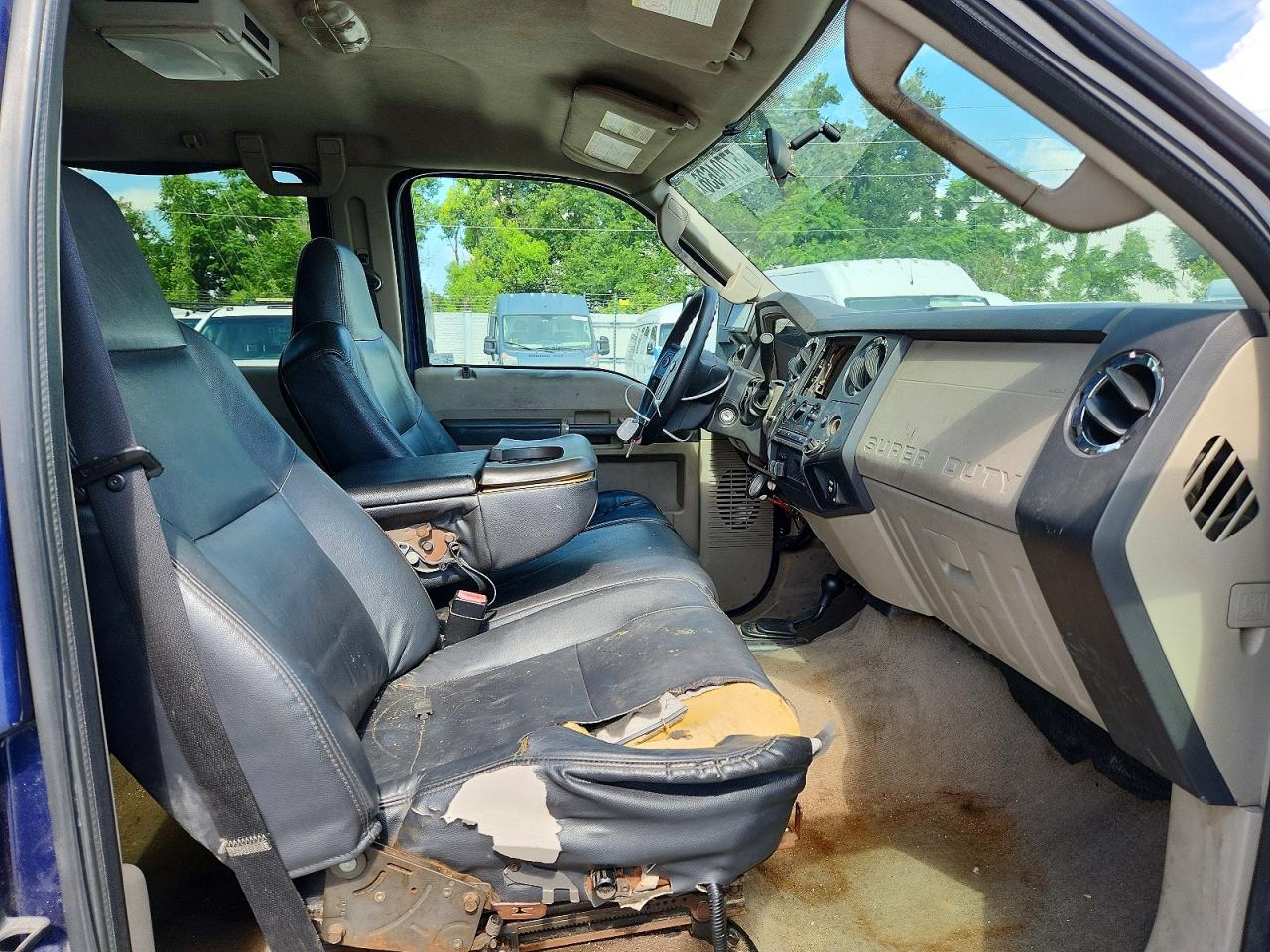 2010 Ford F-350 Super Duty VIN 1FTWW3BR8AEA98379 COPART salvage auction — Minor Dent/Scratches, FL - CERT OF TITLE SLVG REBUILDABLE, sold $2,700 on 2026-07-09 (photo 5)