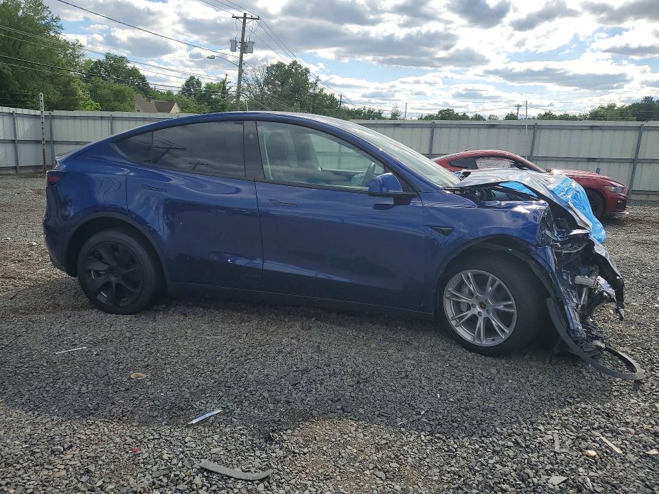 2024 Tesla Model y VIN 7SAYGDEE9RF007699 COPART salvage auction — FRONT END, NJ - CERT OF TITLE-SALVAGE, sold $8,300 on 2026-07-28 (photo 4)