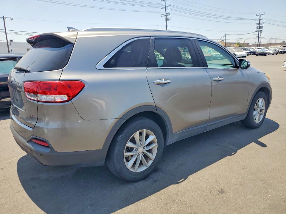 2017 Kia VIN 5XYPG4A36HG269068 COPART salvage auction — MINOR DENT/SCRATCHES, Ca - Dis/Dlr/Exp Only Clean Title, sold $1,650 on 2026-07-06 (photo 3)