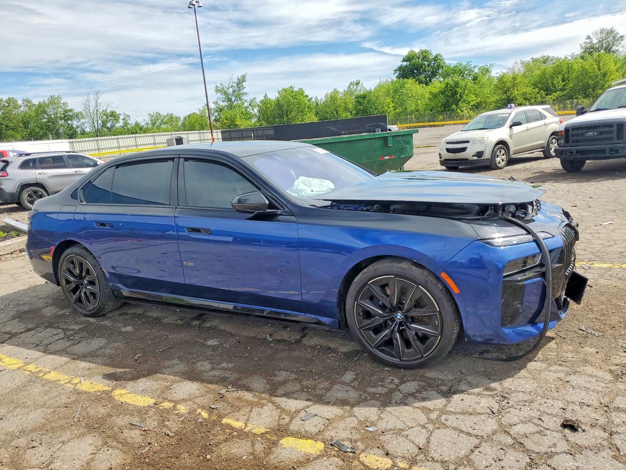 2024 BMW 7er VIN WBA43EH08RCS10915 COPART salvage auction — Front End, OH - CERT OF TITLE-SALVAGE, sold $38,750 on 2026-08-18 (photo 4)
