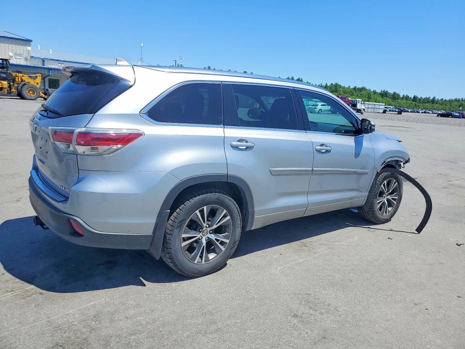 2016 Toyota Highlander VIN 5TDJKRFH8GS290186 COPART salvage auction — FRONT END, Me - Cert Of Title-Salvage Collisio, sold $7,700 on 2026-07-06 (photo 3)