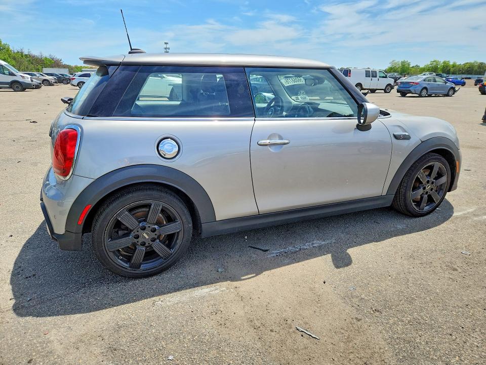 2024 Mini Cooper VIN WMW53DH06R2V37835 COPART salvage auction — WATER/FLOOD, Ny - Mv907A-Flood Salvage, sold $8,000 on 2026-07-20 (photo 3)