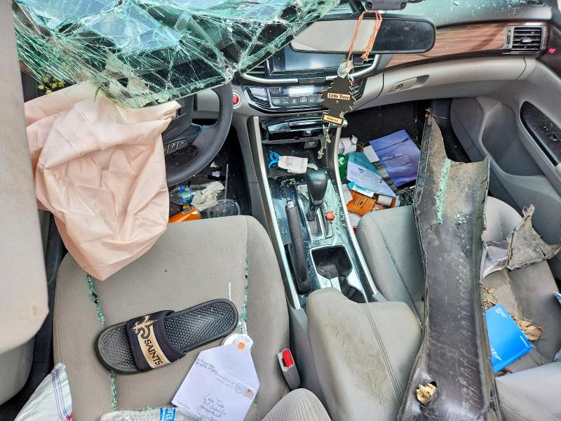 2016 Honda Accord VIN 1HGCR2F06GA024735 COPART salvage auction — ROLLOVER, La - Cert Of Title-Salvage, sold $450 on 2026-07-02 (photo 8)