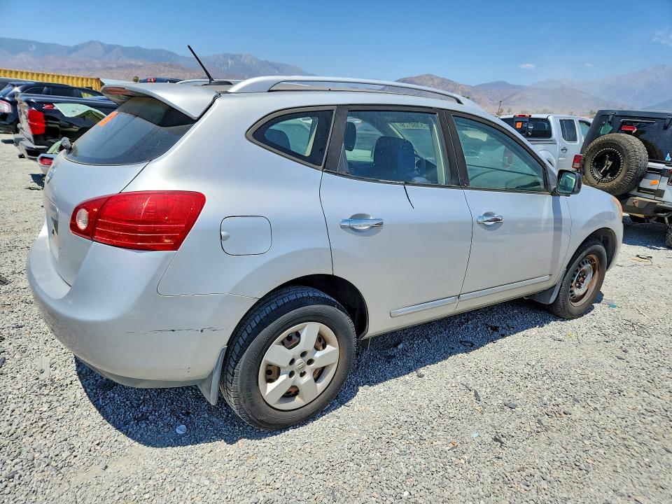 2015 Nissan Rogue VIN JN8AS5MT2FW164179 COPART salvage auction — MINOR DENT/SCRATCHES, Ca - Dis/Dlr/Exp Only Clean Title, sold $300 on 2026-07-29 (photo 3)