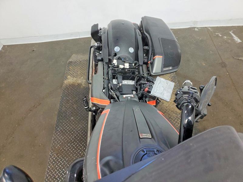 2023 Harley-davidson Flhxse VIN 1HD1PX618PB953920 COPART salvage auction — SIDE, MN - CERT OF TITLE-SALVAGE, sold $10,700 on 2026-07-16 (photo 5)