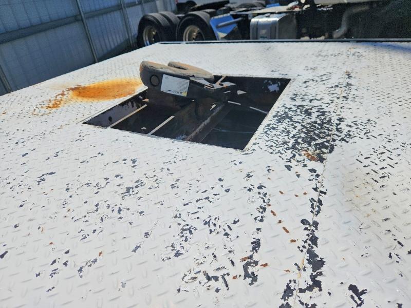 2005 Freightliner M2 106 VIN 1FVACWDJ25DV21761 COPART salvage auction — MINOR DENT/SCRATCHES, IN - CERTIFICATE OF TITLE (P), sold $16,200 on 2026-07-29 (photo 9)