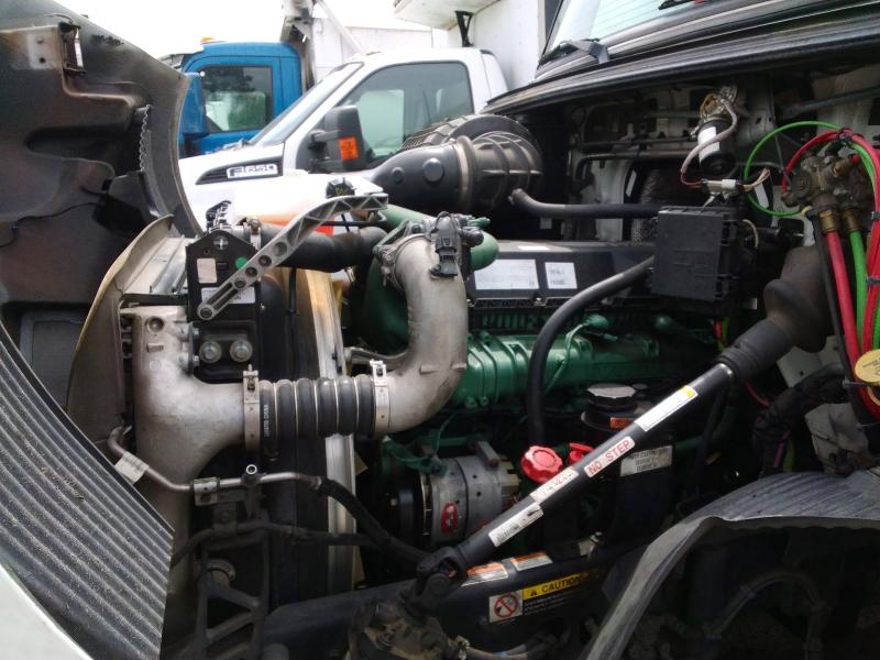 2020 Volvo Vnr VIN 4V4WC9EHXLN243198 COPART salvage auction — NORMAL WEAR, NC - CERTIFICATE OF TITLE (P), sold $8,200 on 2026-07-14 (photo 7)
