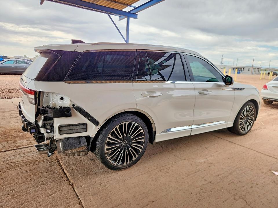 2025 Lincoln VIN 5LM5J9XC7SGL28932 COPART salvage auction — REAR END, AZ - CERT OF TITLE - SALVAGE, sold $26,000 on 2026-07-28 (photo 3)