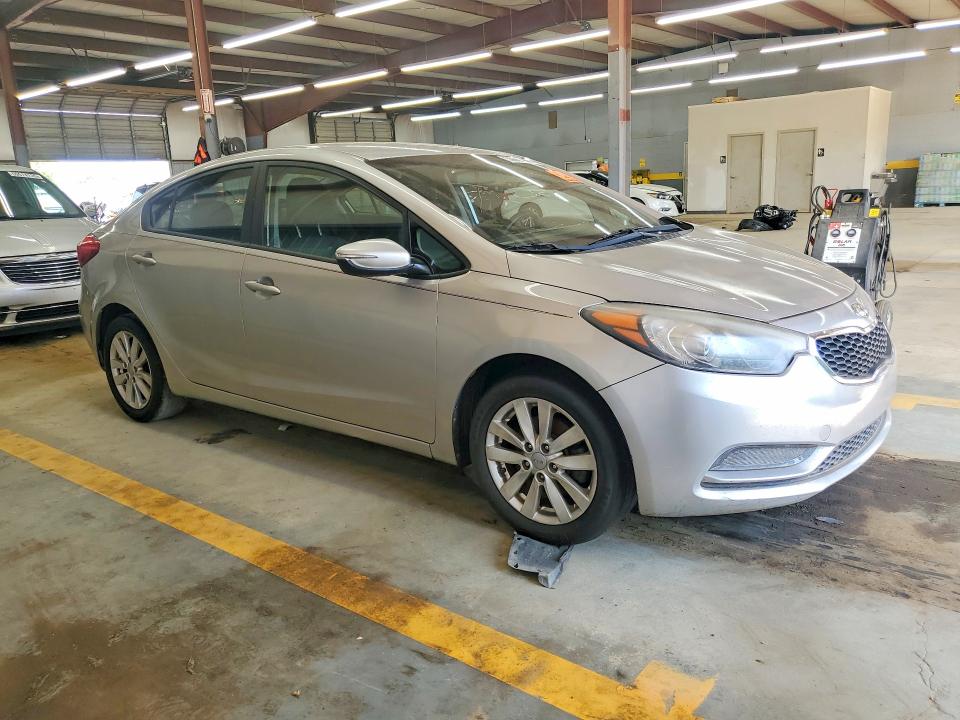 2014 Kia Forte VIN KNAFX4A69E5242700 COPART salvage auction — SIDE, Nc - Dealer Only Clean Title, sold $1,100 on 2026-07-08 (photo 4)