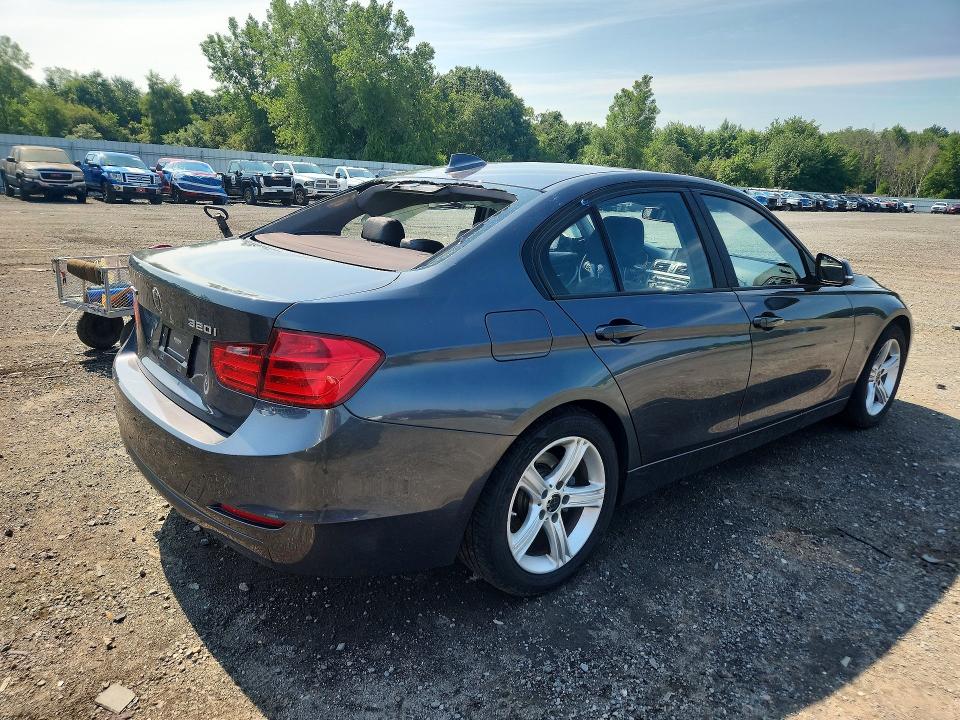 2015 BMW 3er VIN WBA3C3C59FK202035 COPART salvage auction — SIDE, Ma - Cert Of Title-Reconstrctd Coll, sold $725 on 2026-07-15 (photo 3)