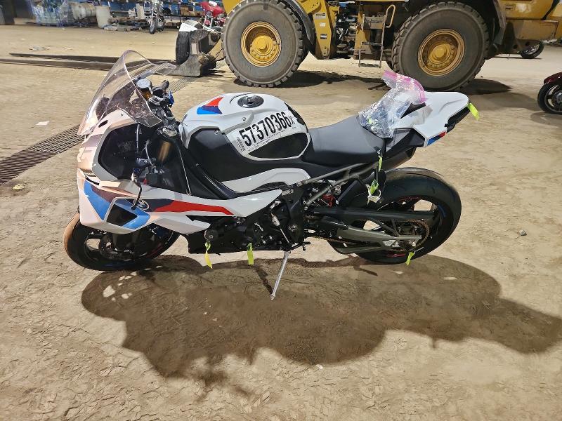 2025 BMW S VIN WB10P2309S6L72176 COPART salvage auction — SIDE, Mi - Cert Of Title-Salvage Vehicle, sold $13,700 on 2026-08-15 (photo 3)