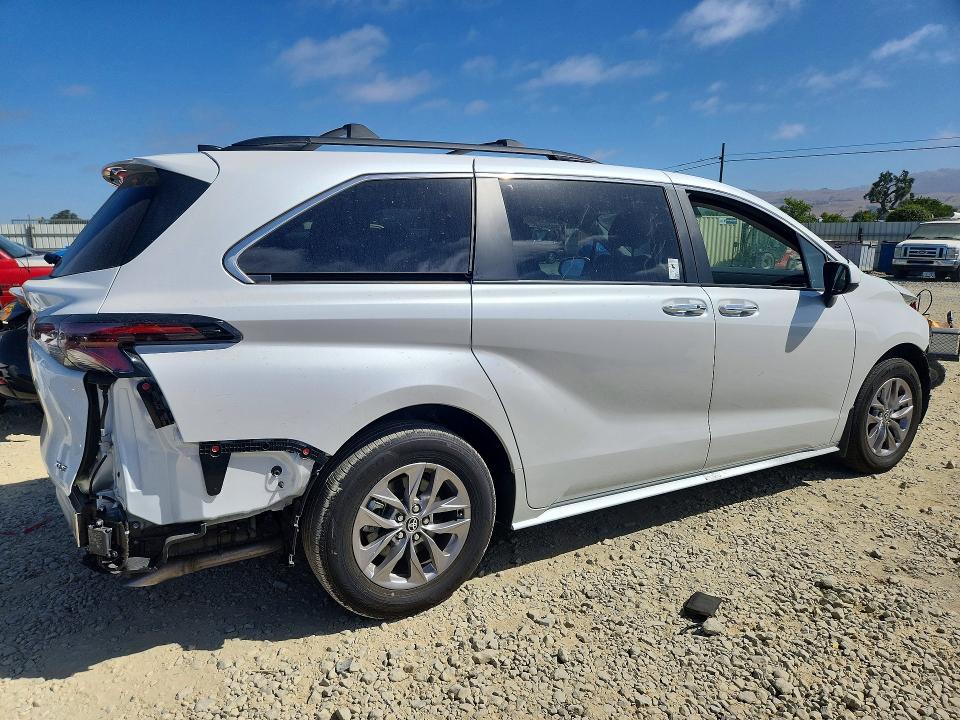 2026 Toyota Sienna VIN 5TDYRKEC5TS306488 COPART salvage auction — FRONT END, CA - SALVAGE CERTIFICATE, sold $6,100 on 2026-07-28 (photo 3)