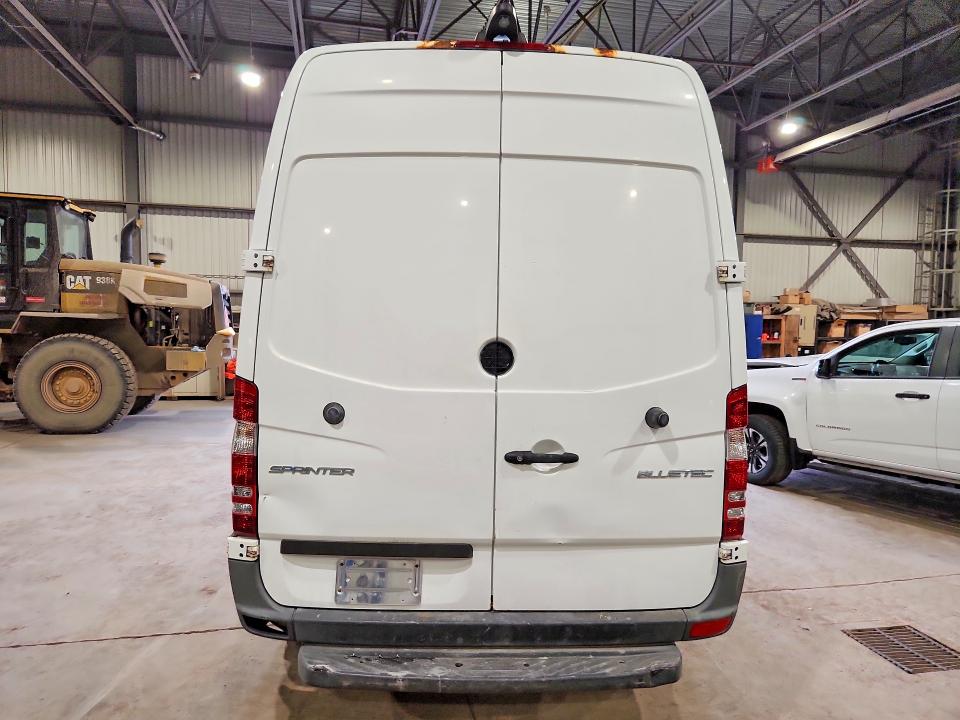 2016 Mercedes-benz Sprinter VIN WD3BE7CDXGP194873 COPART salvage auction — FRONT END, Qc - Gravement Accidente, sold $3,200 on 2026-07-07 (photo 6)