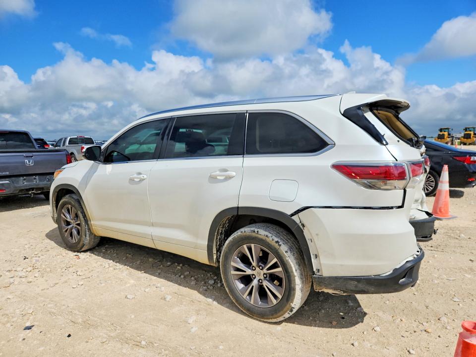 2015 Toyota Highlander VIN 5TDKKRFH7FS054230 COPART salvage auction — REAR END, Tx - Salvage Vehicle Title, sold $4,800 on 2026-08-27 (photo 2)