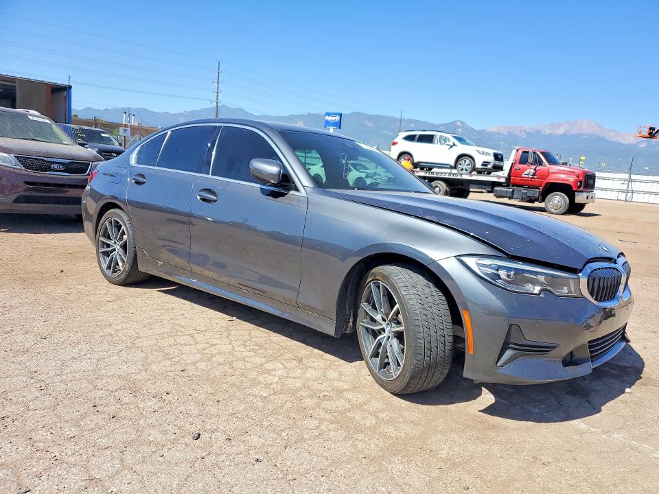 2020 BMW 3er VIN 3MW5R7J00L8B22755 COPART salvage auction — SIDE, CO - SALVAGE TITLE, sold $7,000 on 2026-08-24 (photo 4)