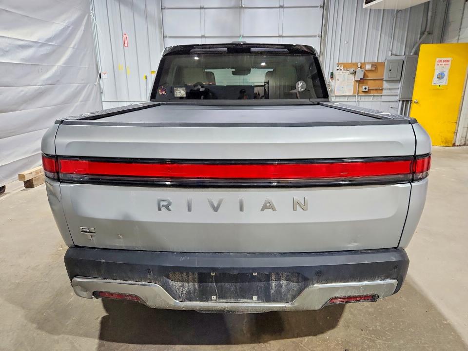 2024 Rivian R1t VIN 7FCTGCAA1RN030863 COPART salvage auction — FRONT END, Vt - Cert Of Title-Salvage Vehicle, sold $17,900 on 2026-08-20 (photo 6)