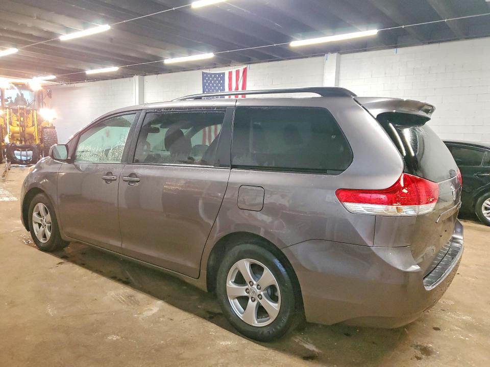 2013 Toyota Sienna VIN 5TDKK3DC3DS389762 COPART salvage auction — HAIL, Ia - Cert Of Title-Salvage Title, sold $200 on 2026-07-15 (photo 2)