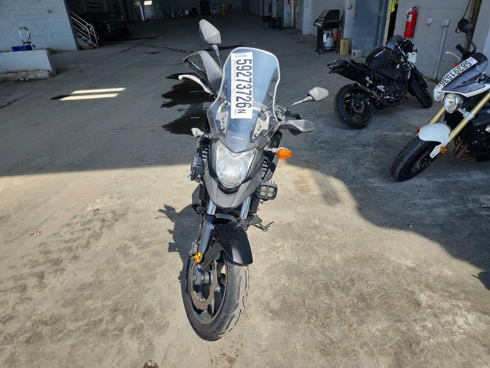2015 Honda Nc VIN JH2RC6309FK100163 COPART salvage auction — SIDE, Va - Cert Of Title - Salvage, sold $400 on 2026-07-30 (photo 2)