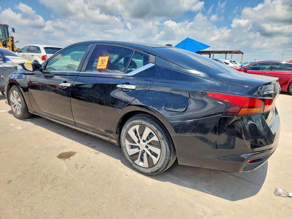 2019 Nissan VIN 1N4BL4BVXKC230233 COPART salvage auction — MINOR DENT/SCRATCHES, Tx - Certificate Of Title (P), sold $3,500 on 2026-07-02 (photo 2)